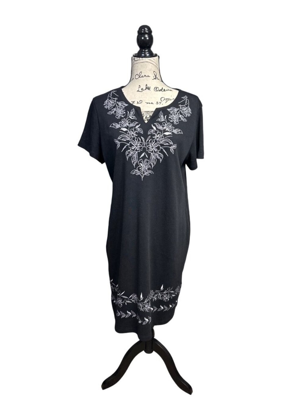 Karen Scott Sport Black Embroidered Floral Short Sleeve Dress Size M - Picture 1 of 7